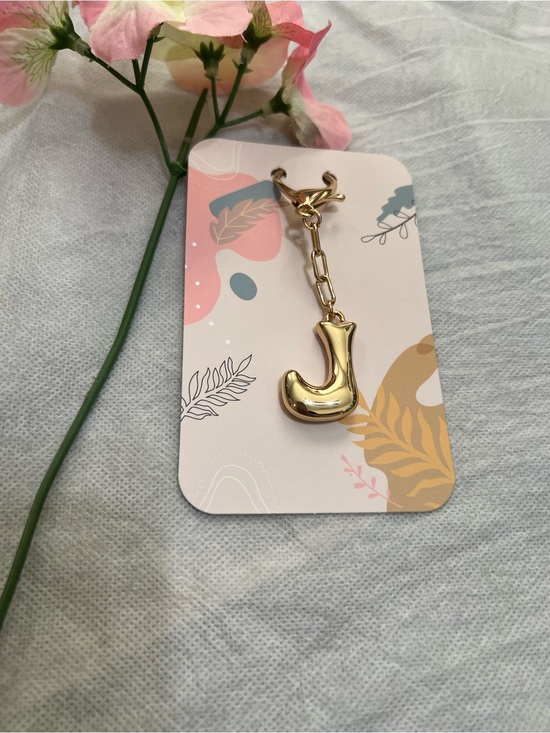Accessories - NWOT Gold Initial J Charm Keychain